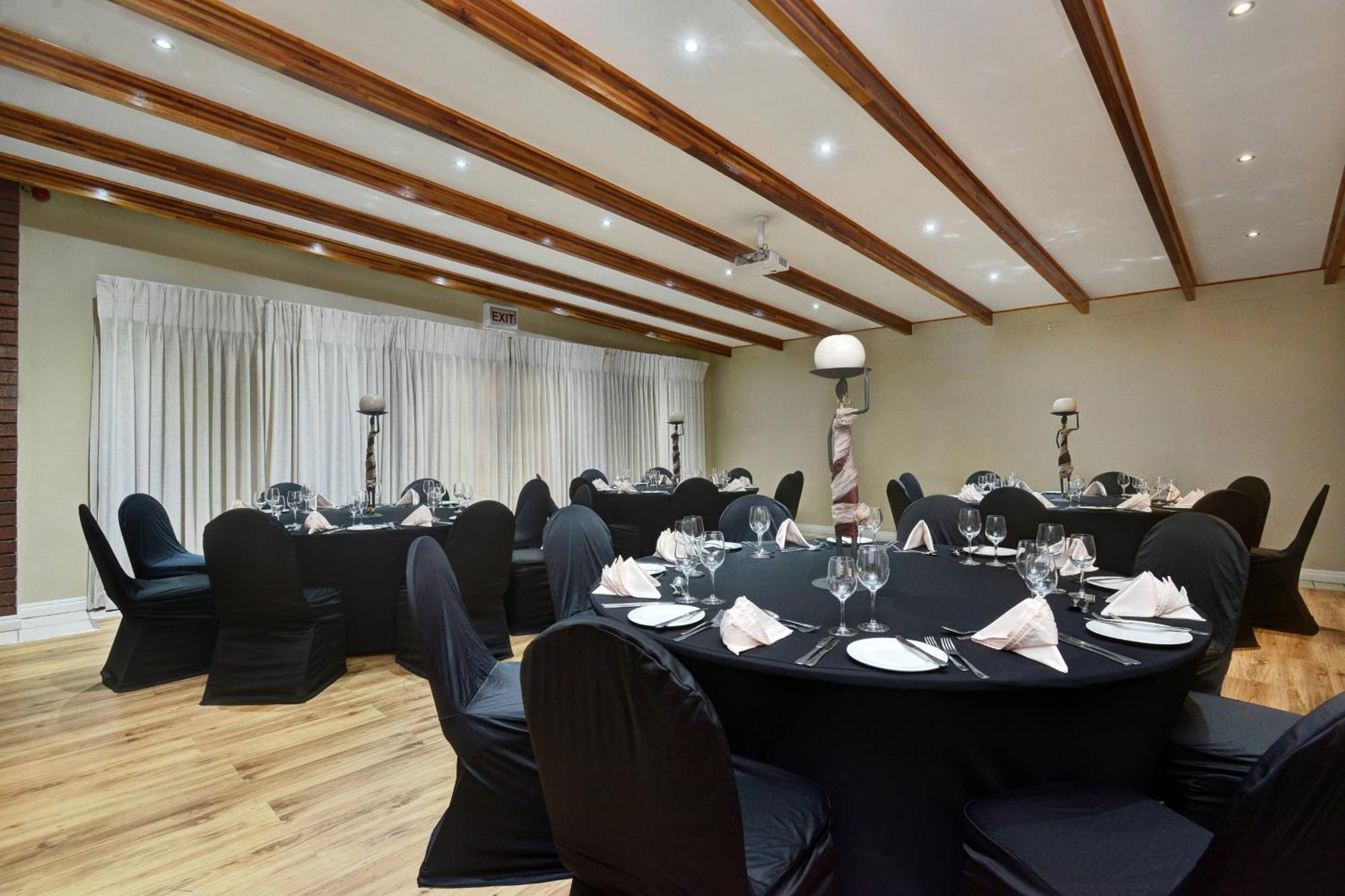 Protea Hotel By Marriott Mahikeng Mafikeng Exterior photo